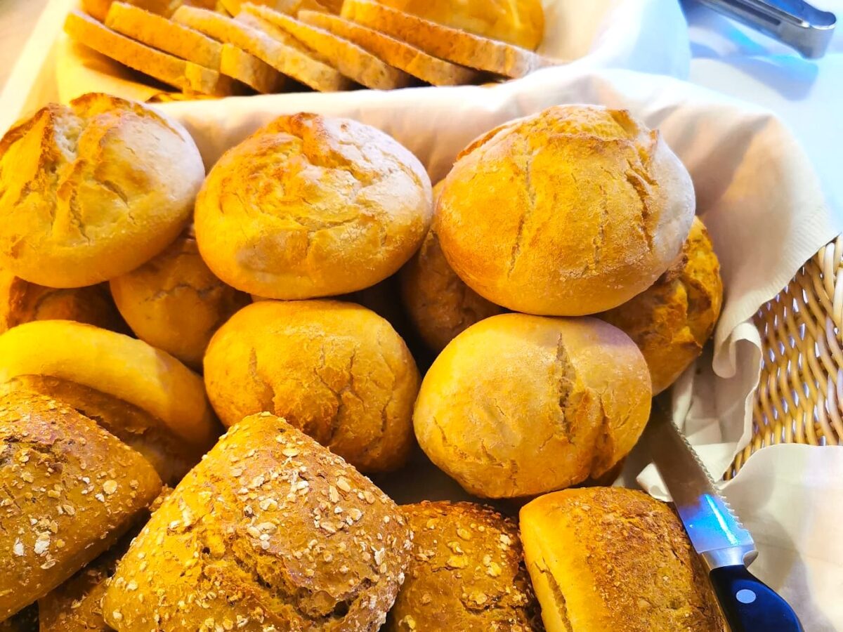 Frische Brötchen zum Frühstück