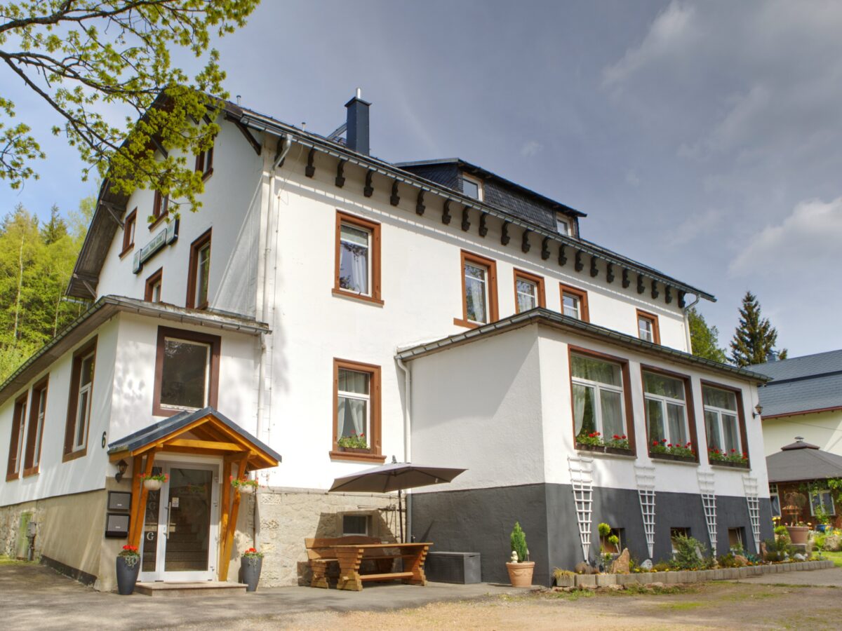 Waldhaus Anna mit Parkplatz am Haus